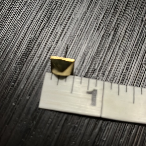 RIVKA FRIEDMAN Pyramid Stud Earrings - Picture 6 of 7